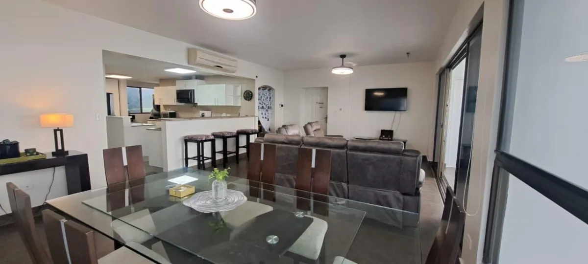 174 m² High-Floor Beachfront Condo at PH Biltmore