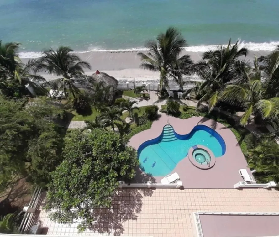 174 m² High-Floor Beachfront Condo at PH Biltmore