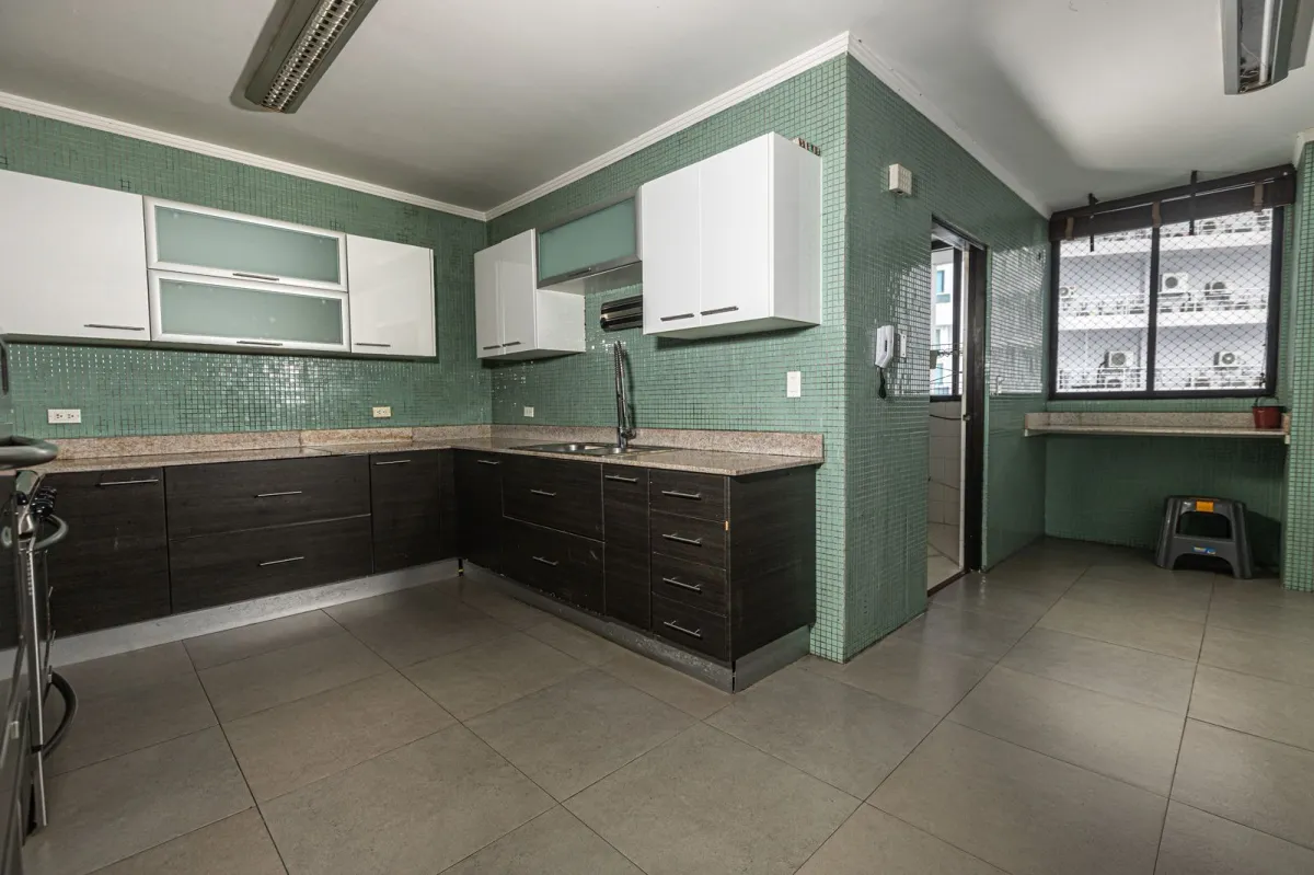 For Sale Apartment, Avenida Balboa, PH Los Delfines