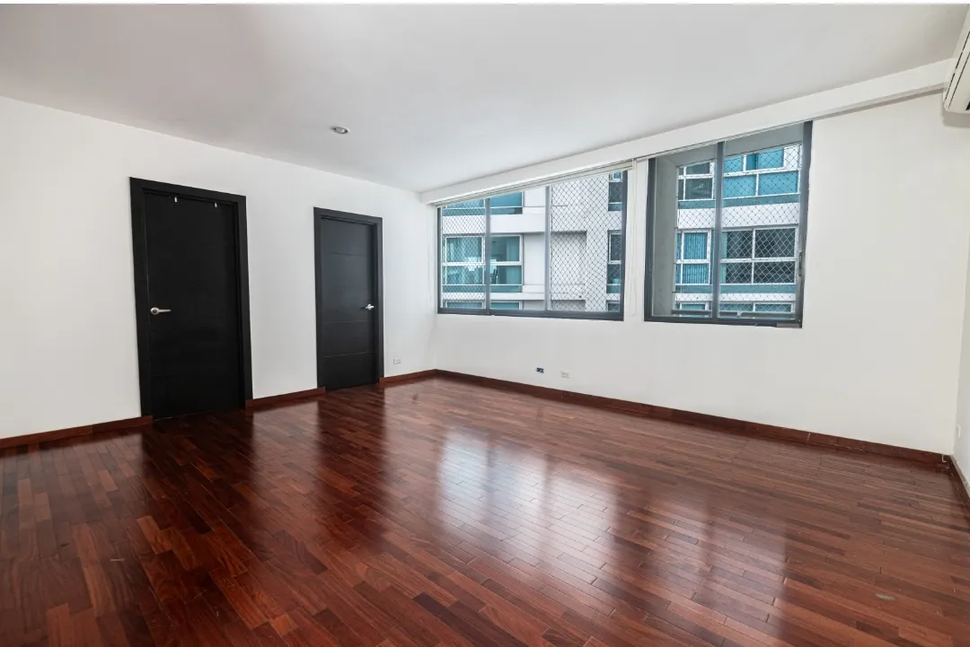 For Sale Apartment, Avenida Balboa, PH Los Delfines