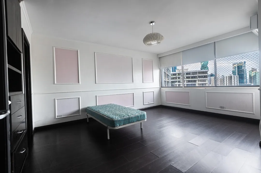 For Sale Apartment, Avenida Balboa, PH Los Delfines
