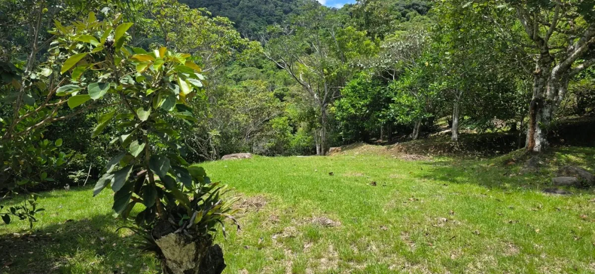 MOUNTAIN LOT, WIDE VIEWS OF THE SEA AND MOUNTAINS