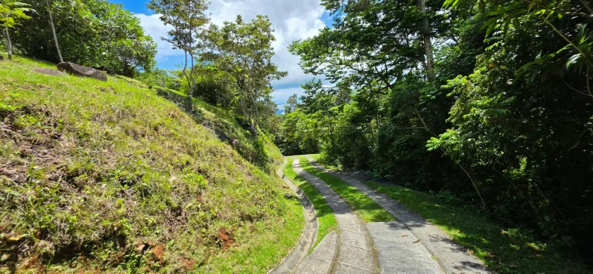 MOUNTAIN LOT, WIDE VIEWS OF THE SEA AND MOUNTAINS