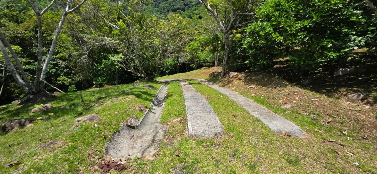 MOUNTAIN LOT, WIDE VIEWS OF THE SEA AND MOUNTAINS