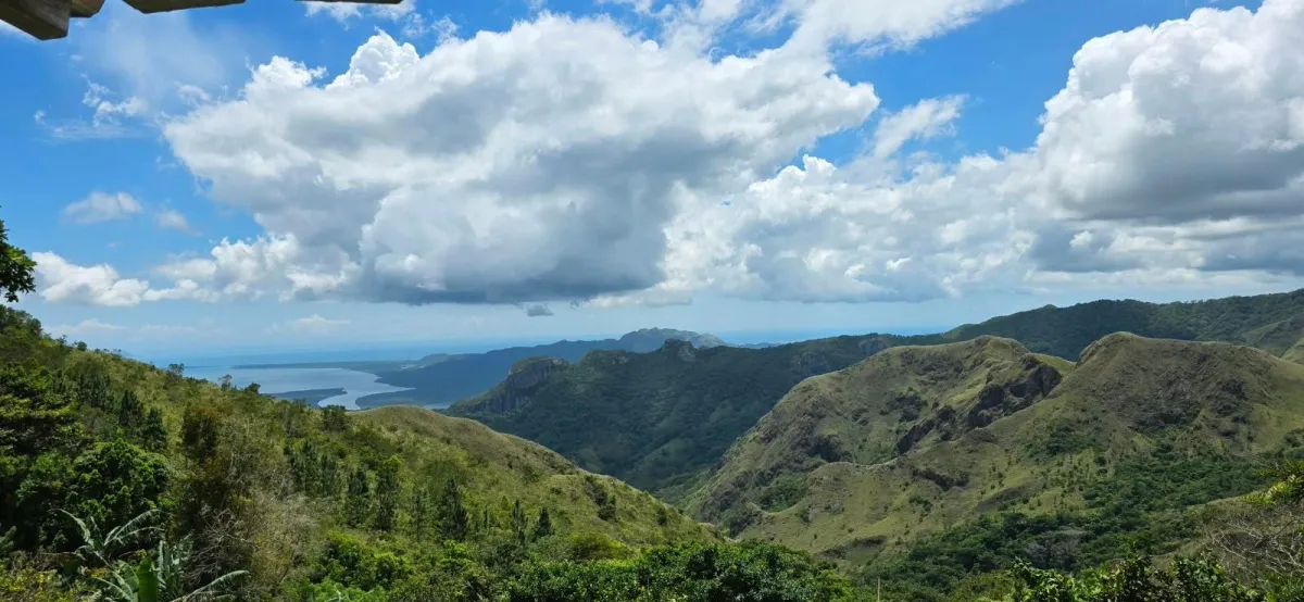 MOUNTAIN LOT, WIDE VIEWS OF THE SEA AND MOUNTAINS