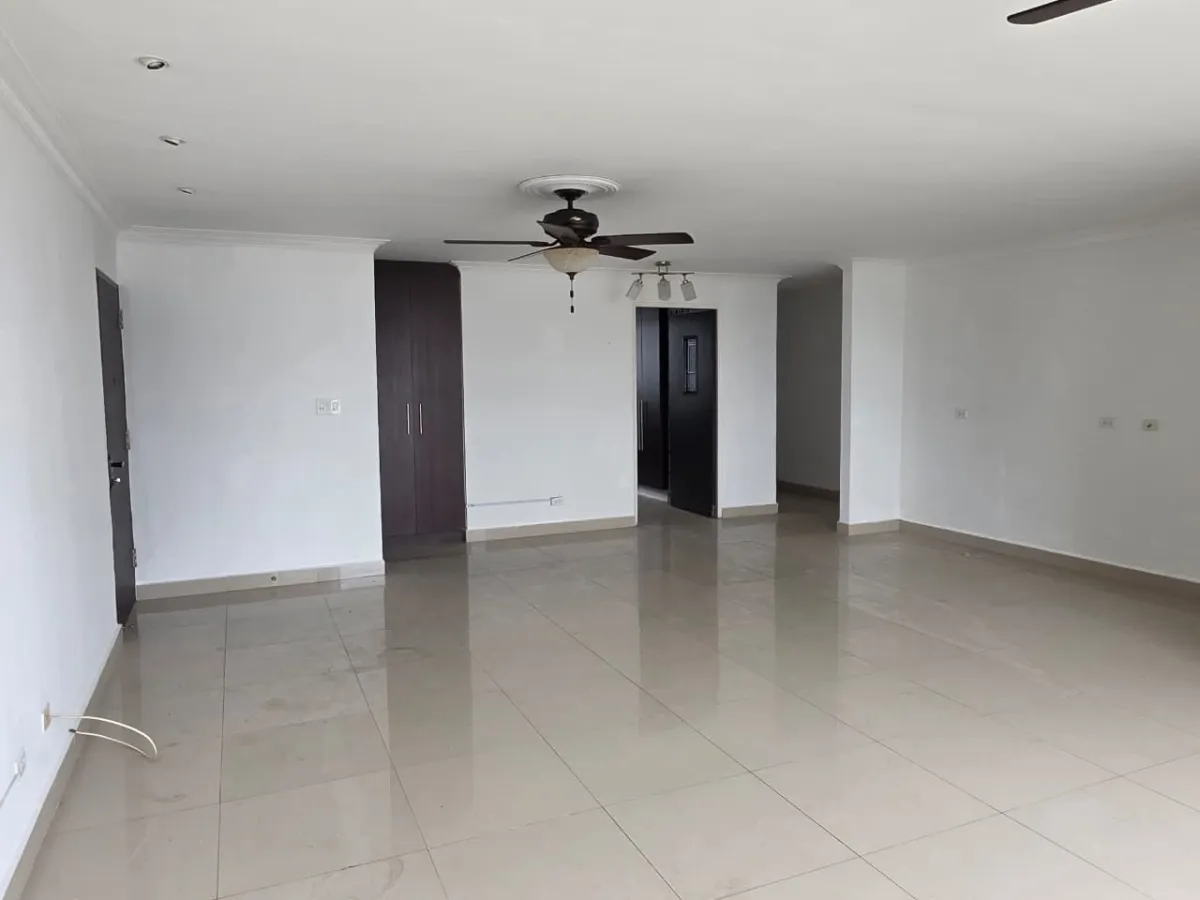 Venta de apartamento en PH Marbella Tower II, Bella Vista