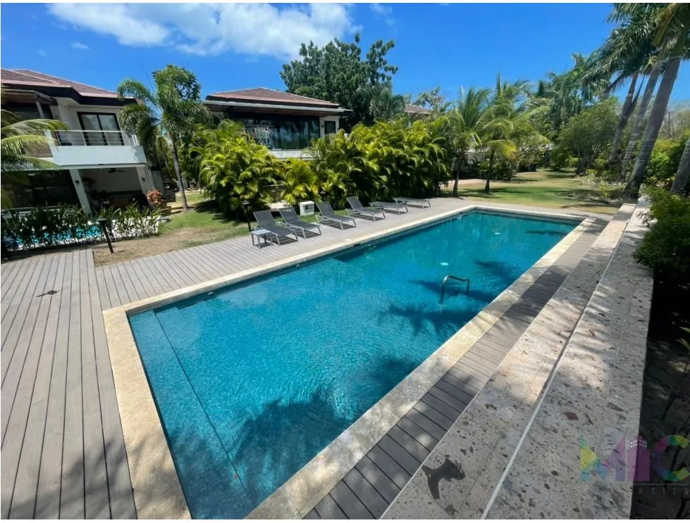 Villa for Sale in Punta Caelo