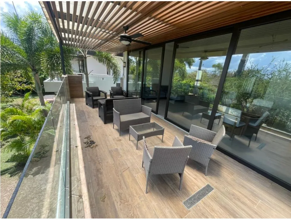 Villa for Sale in Punta Caelo
