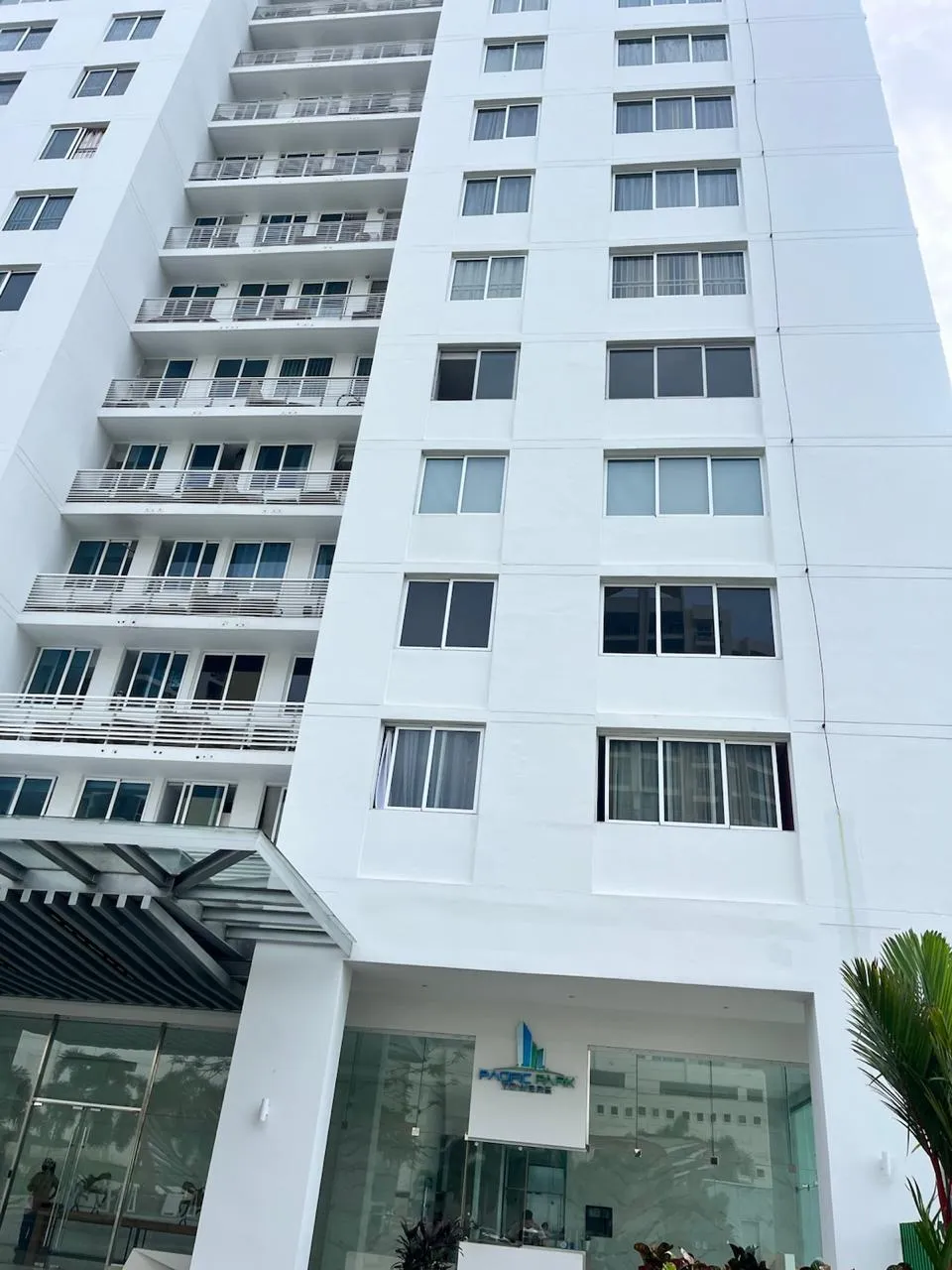 Bank sells PH PACIFIC PARK TOWER, EDISON PARK