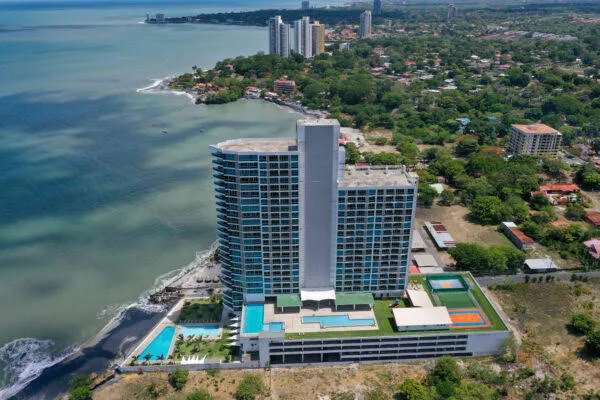 Unique Opportunity: Commercial Space at Royal Palm, Nueva Gorgona