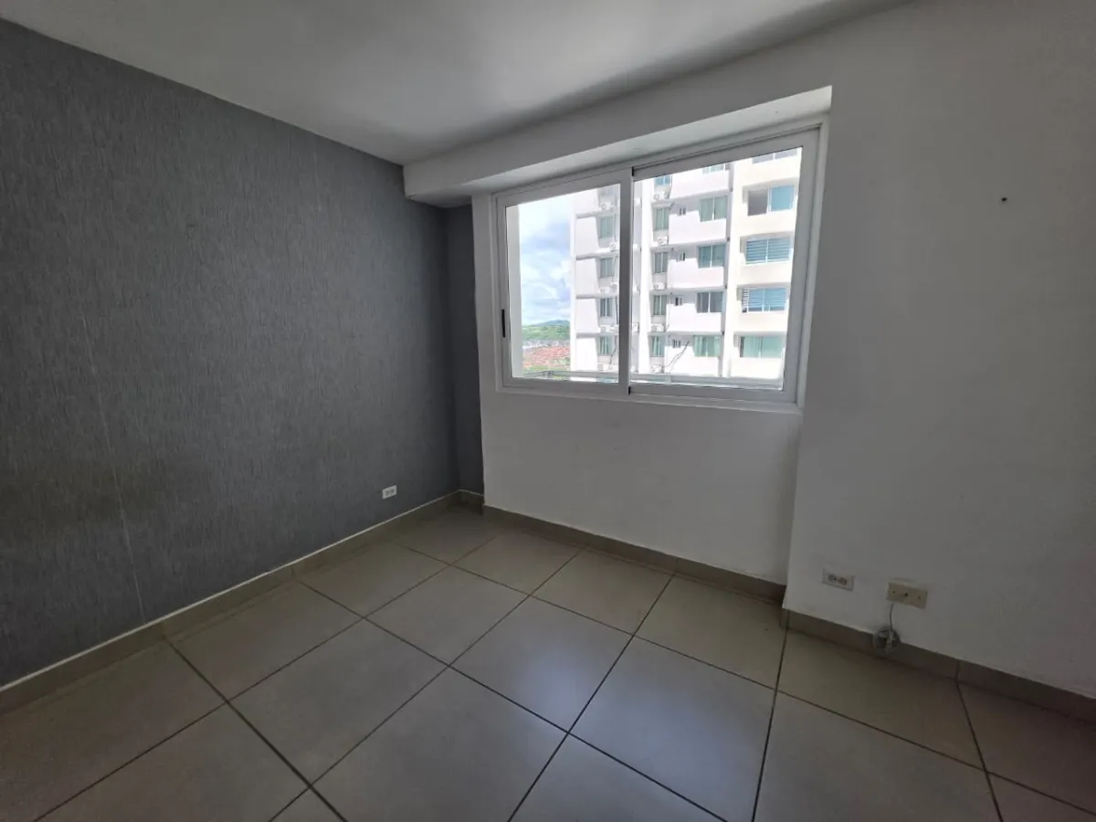 квартира в Condado del Rey на продажу