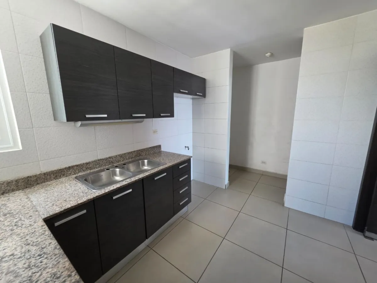 квартира в Condado del Rey на продажу