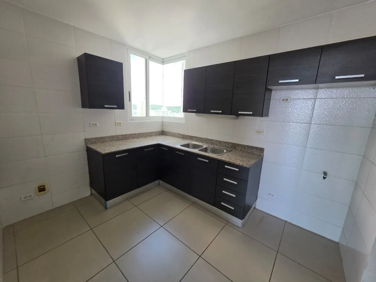 квартира в Condado del Rey на продажу