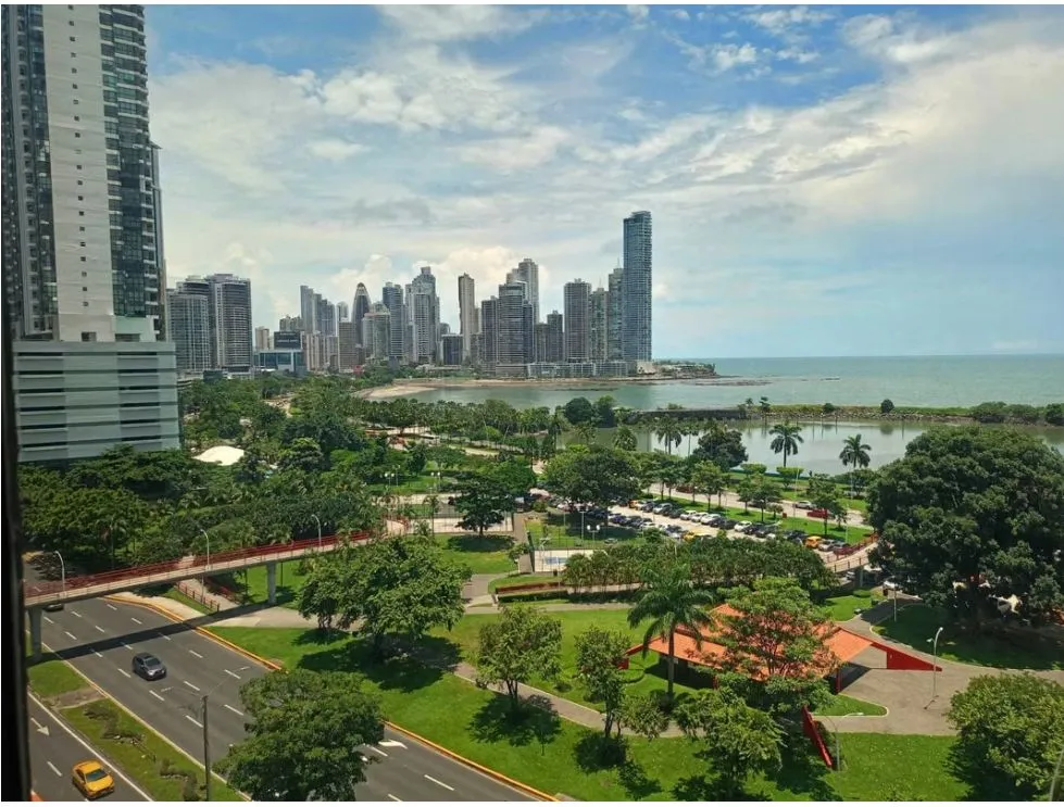 Office Rental in BAC Tower, Ave. Balboa. Panama City. EL