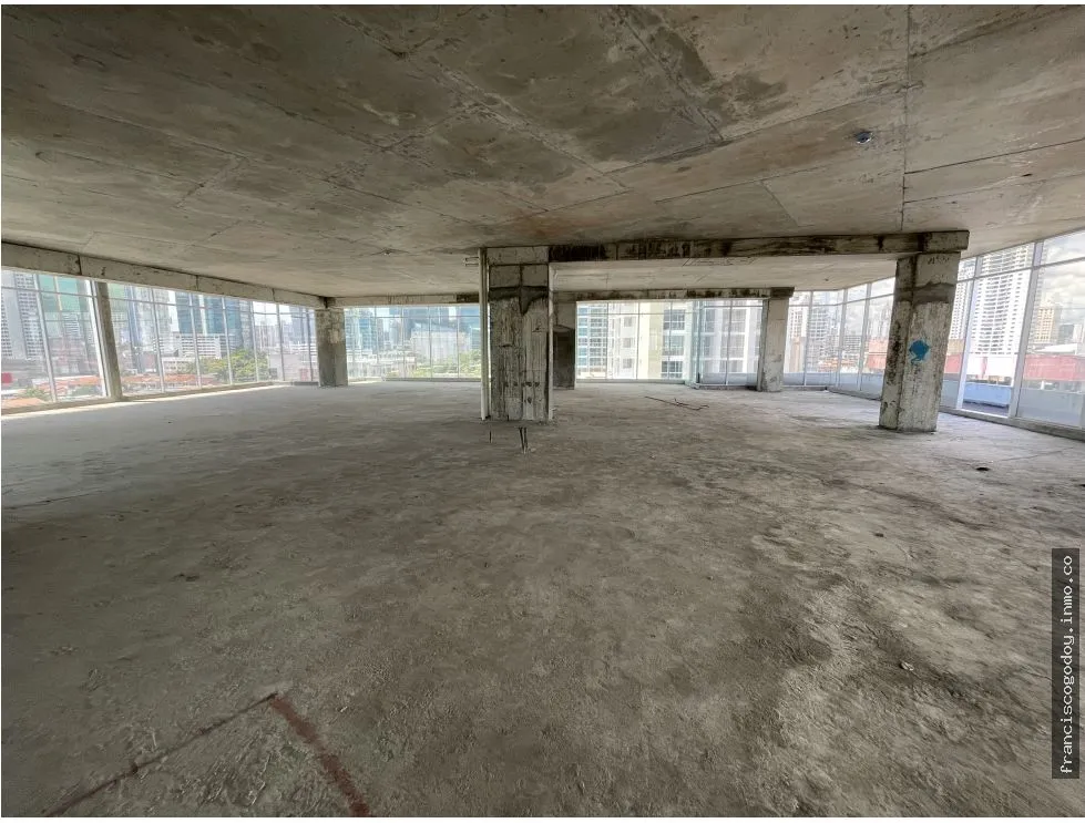 COMMERCIAL SPACE / OFFICES FOR SALE - VIA BRAZIL