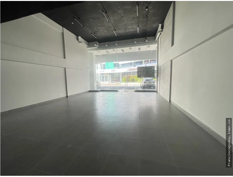 COMMERCIAL SPACE FOR RENT - VIA BRASIL