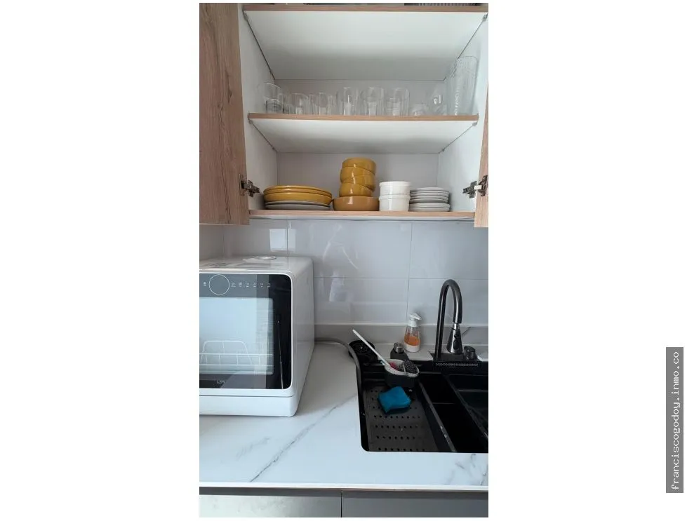 Furnished Apartment Rental in Bella Vista – PH Lemon Tower