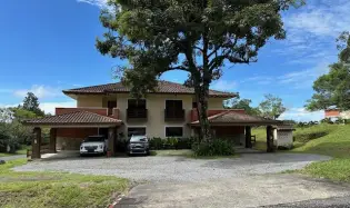 Beautiful Furnished Ground-Floor Estate-Style Home – Blue Sky, Boquete Country Club