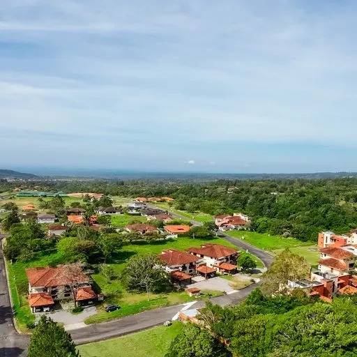 "Hacienda-Style" Home in Boquete Country Club: 180 m² Construction on a Spacious 1,019 m² Lot