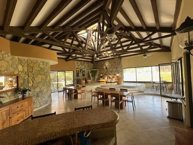 "Hacienda-Style" Home in Boquete Country Club: 180 m² Construction on a Spacious 1,019 m² Lot