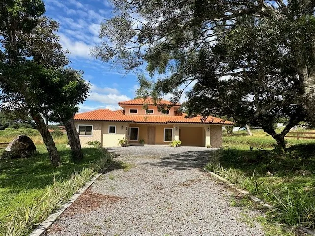 Hacienda-Style Home in Boquete Country Club – 180 m² Construction, Huge 1,704 m² Lot – Furnished