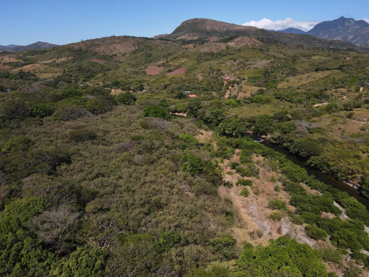 Riverfront 3 hectares near Santa Fe