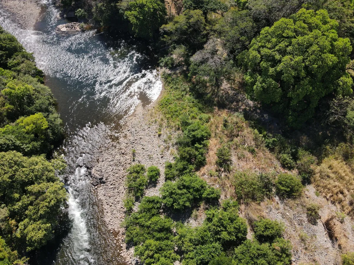 Riverfront 3 hectares near Santa Fe
