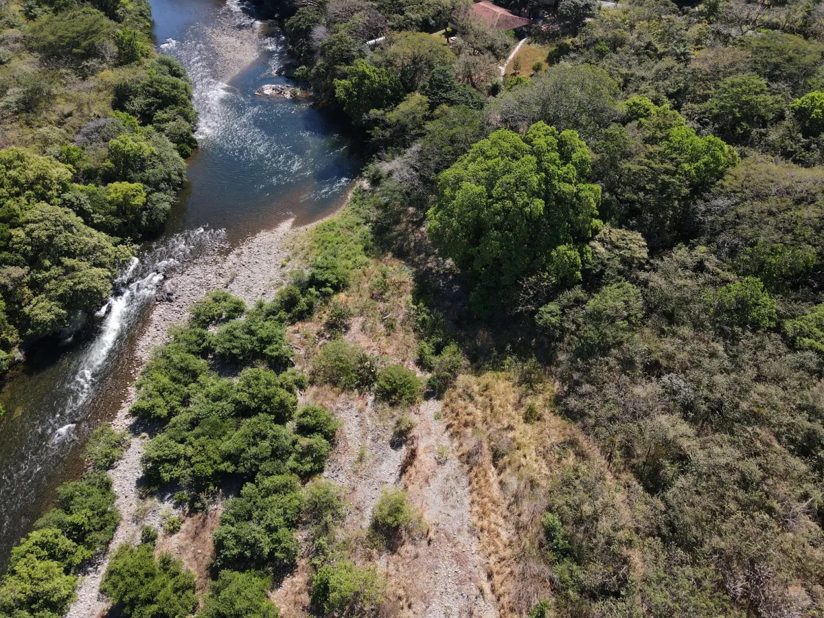 Riverfront 3 hectares near Santa Fe