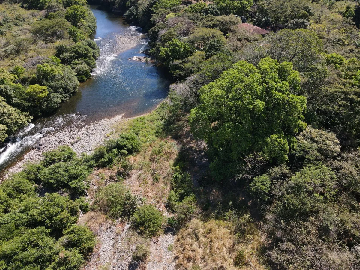 Riverfront 3 hectares near Santa Fe