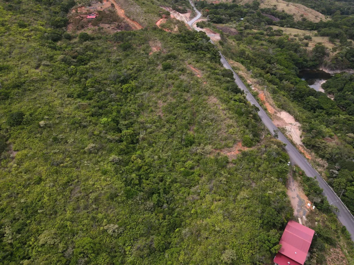 Atractiva finca de 8,7 hectáreas cerca de Santa Fe