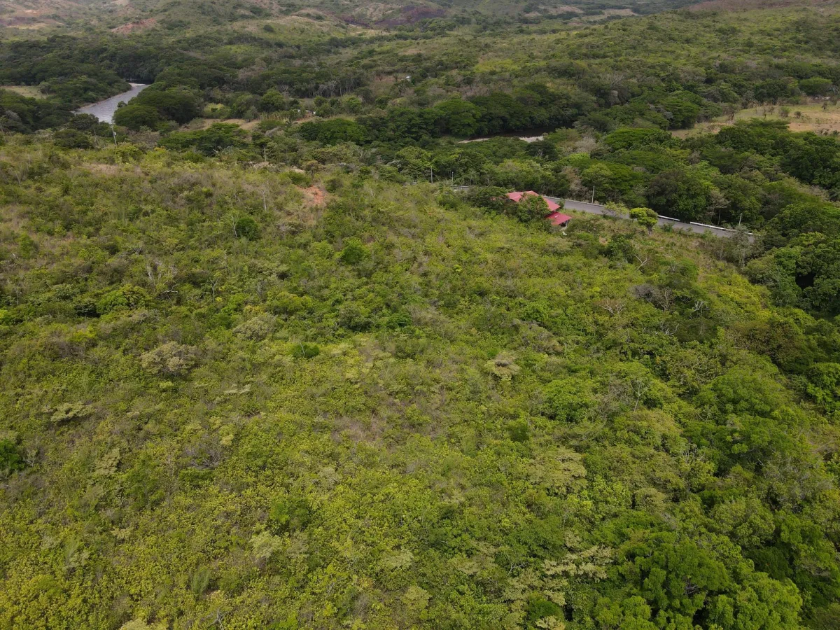 Atractiva finca de 8,7 hectáreas cerca de Santa Fe