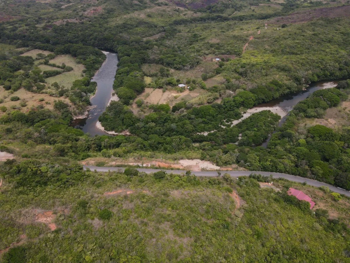 Atractiva finca de 8,7 hectáreas cerca de Santa Fe