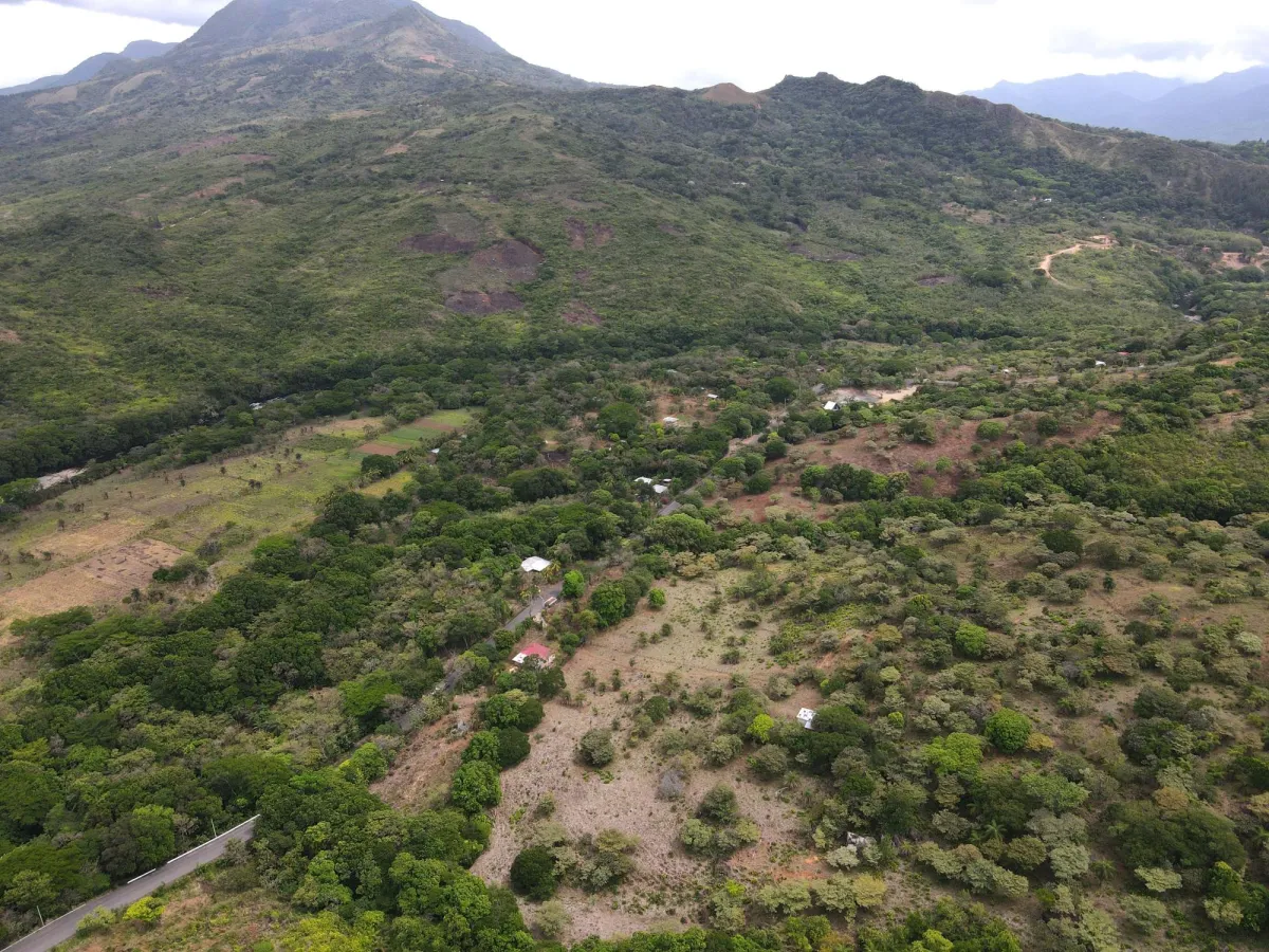 Atractiva finca de 8,7 hectáreas cerca de Santa Fe