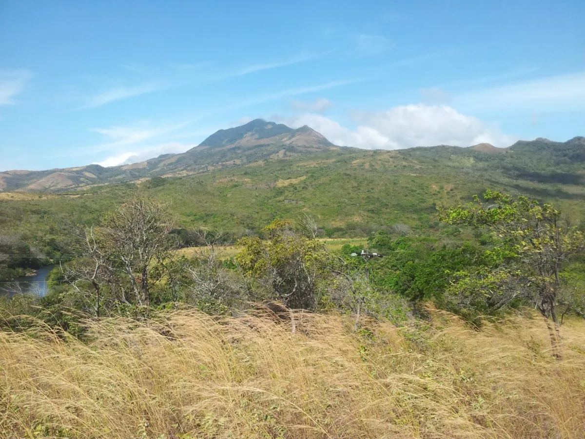 Atractiva finca de 8,7 hectáreas cerca de Santa Fe