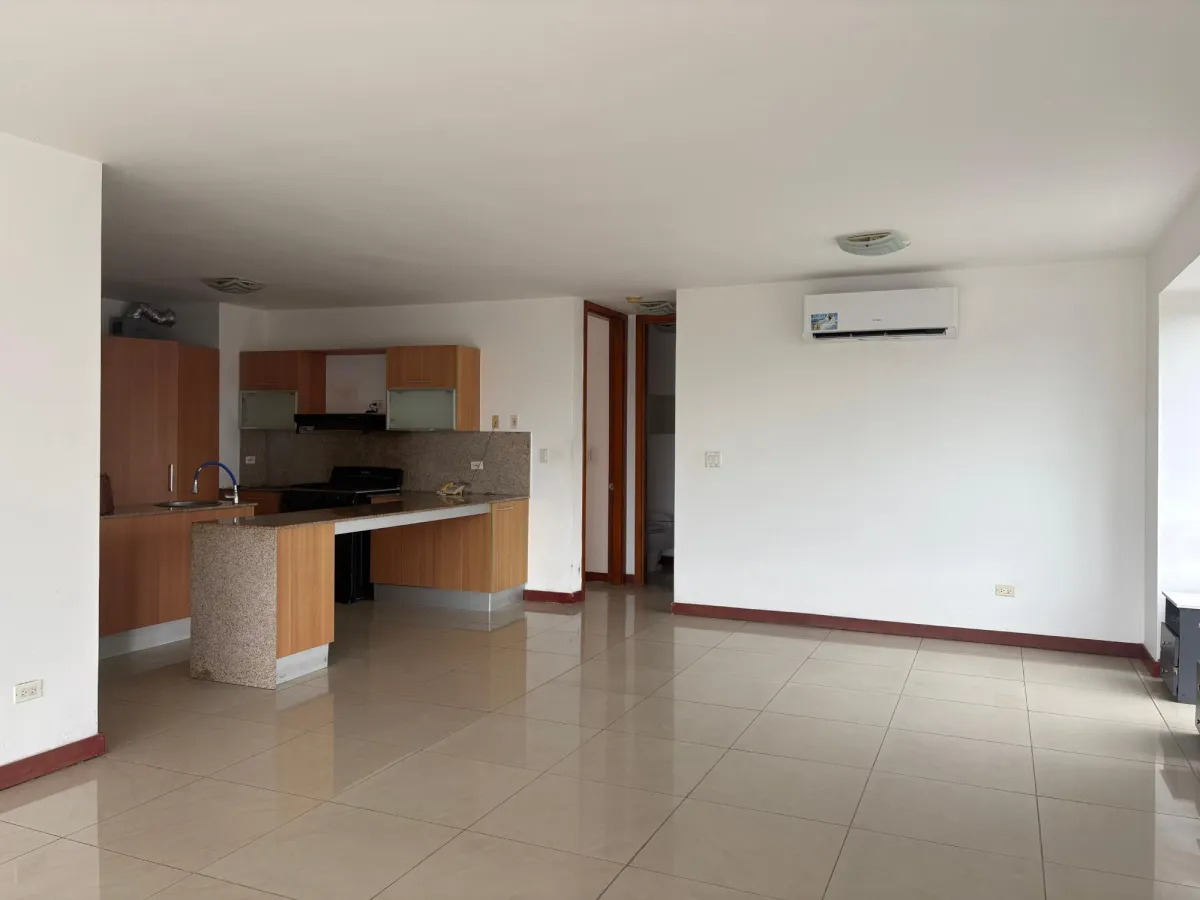 Venta de apartamento en PH Bahia del Golf, Coco del Mar