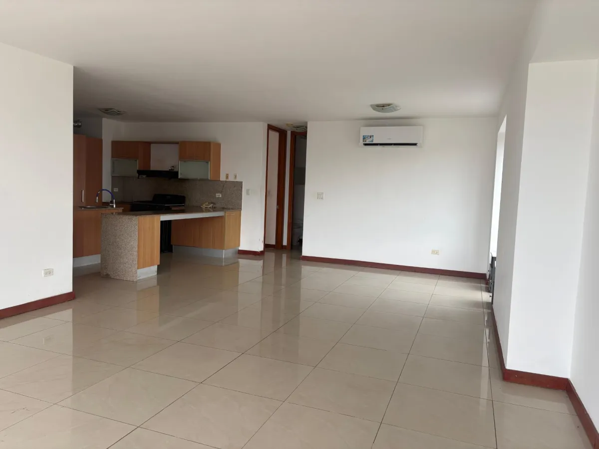 Venta de apartamento en PH Bahia del Golf, Coco del Mar