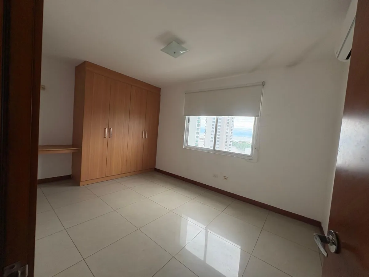 Venta de apartamento en PH Bahia del Golf, Coco del Mar