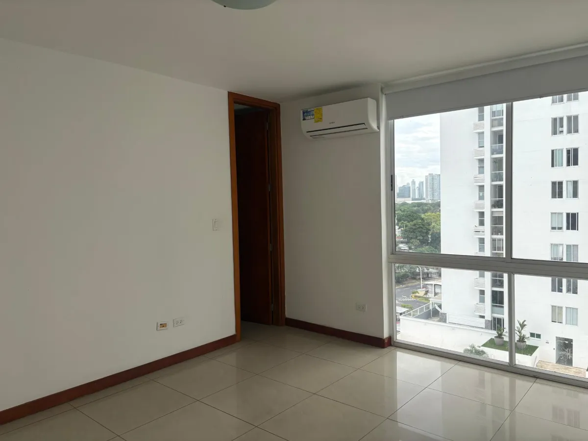 Venta de apartamento en PH Bahia del Golf, Coco del Mar