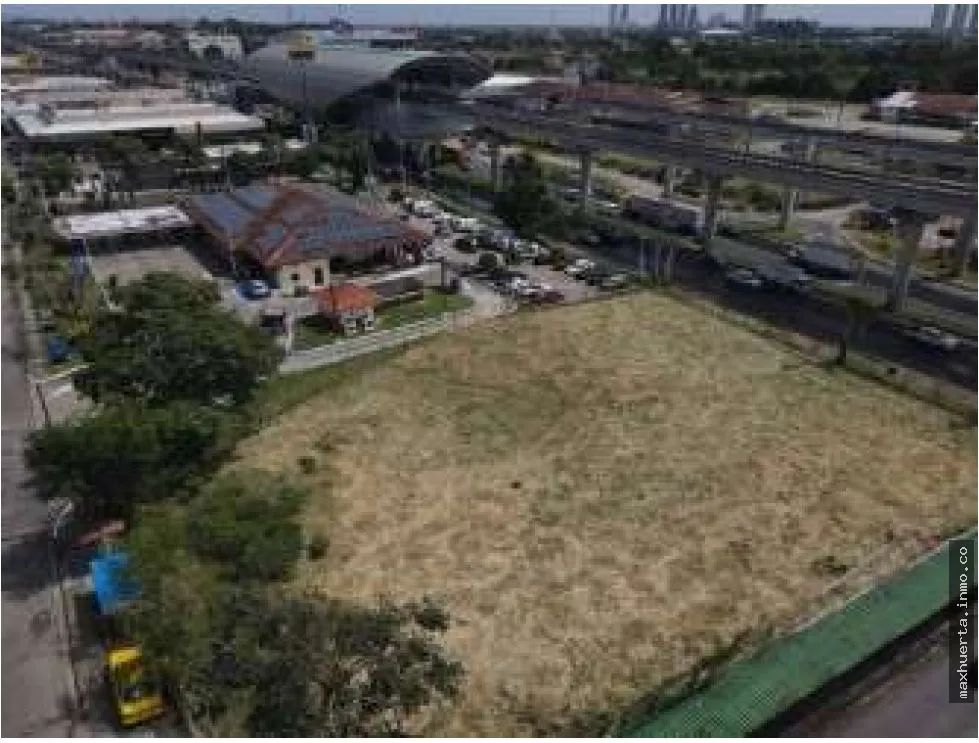 se vende Terreno frente via principal  ave. Domingo Diaz