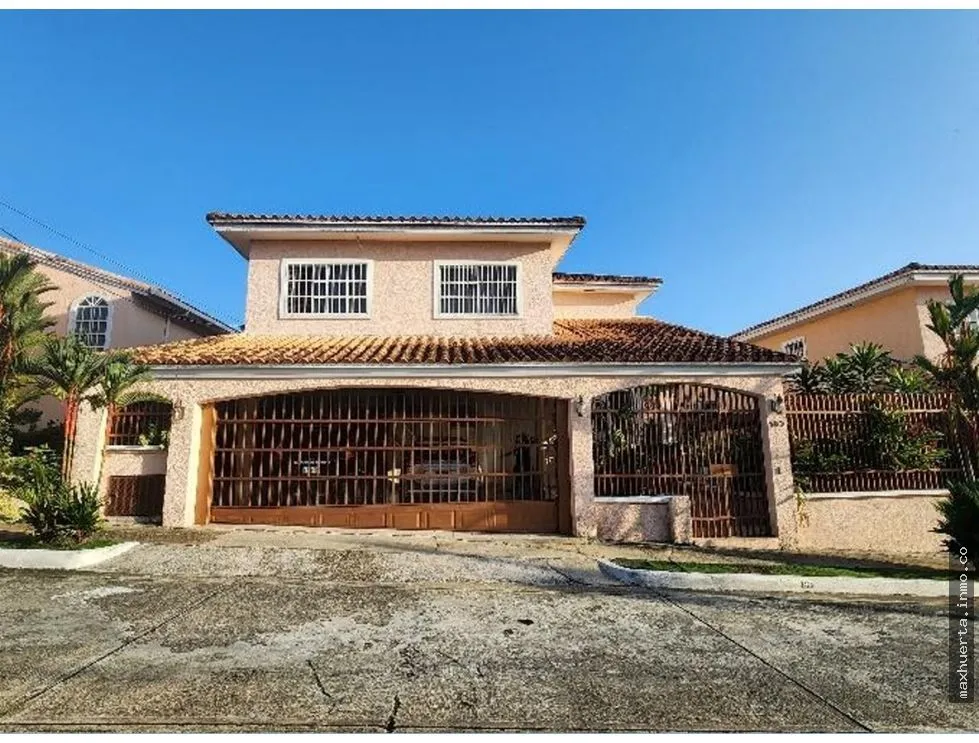 Venta de casa en Fuente del Fresno, Altos de Panama, Condado del Rey