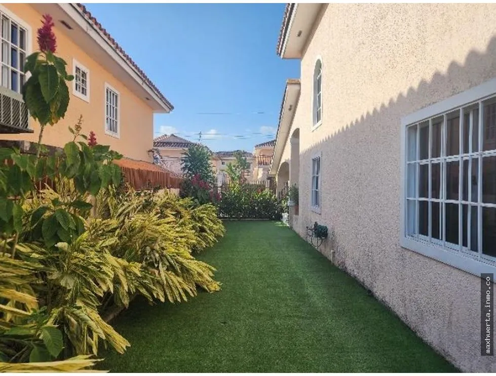 Venta de casa en Fuente del Fresno, Altos de Panama, Condado del Rey