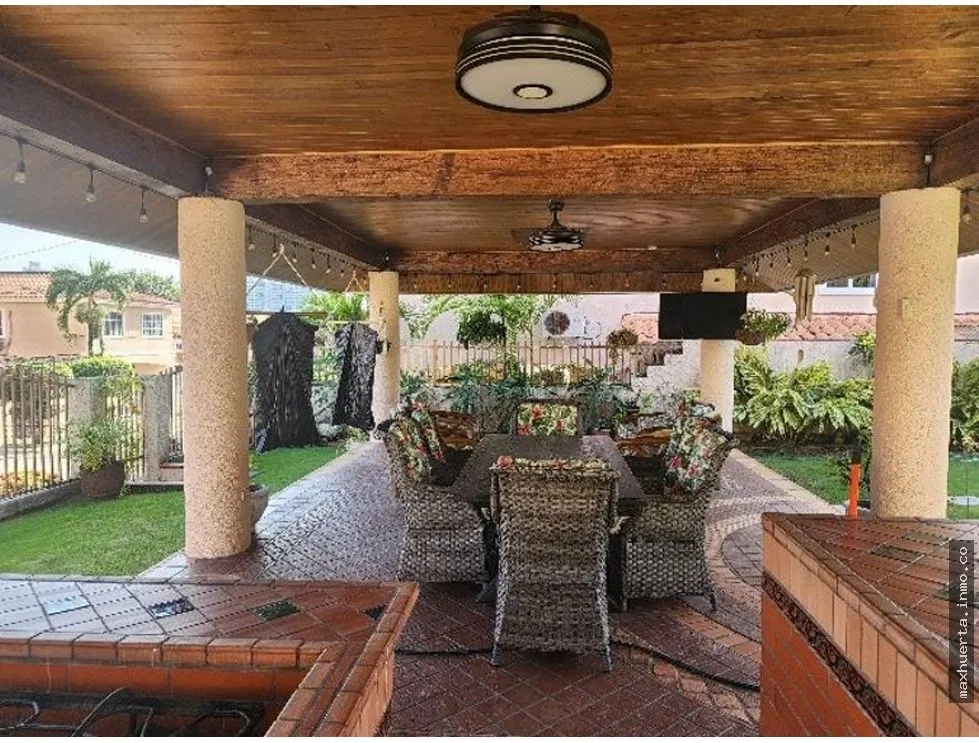 Venta de casa en Fuente del Fresno, Altos de Panama, Condado del Rey