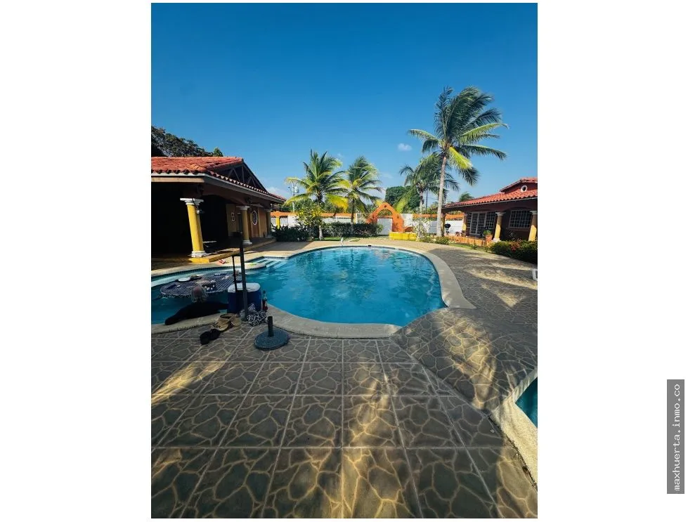 VENTA DE COMPLEJO RESIDENCIAL TIPO PH FAMILIAR EN CORONADO