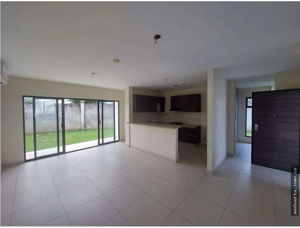 Se vende hermosa casa en Costa Sur