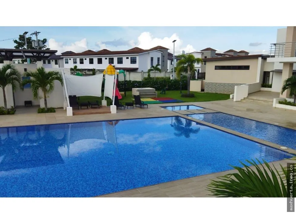 Se vende hermosa casa en Costa Sur