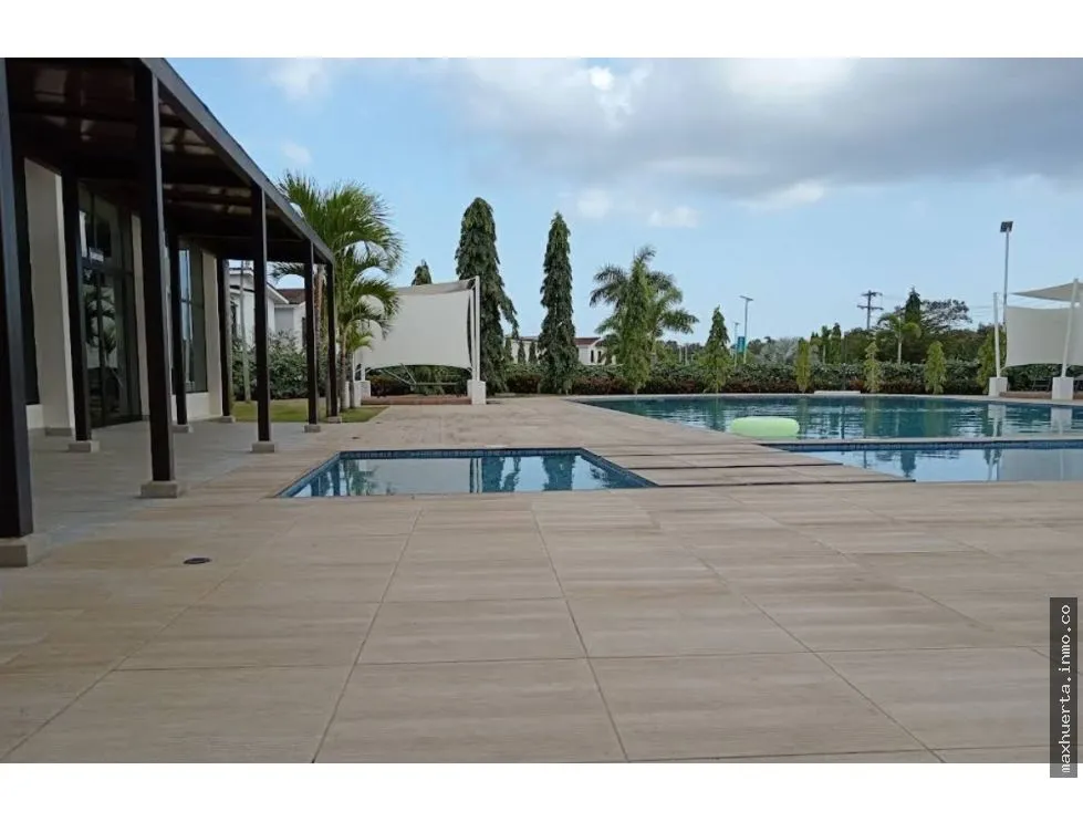 Se vende hermosa casa en Costa Sur