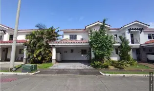 se vende hermosa casa en Versalles