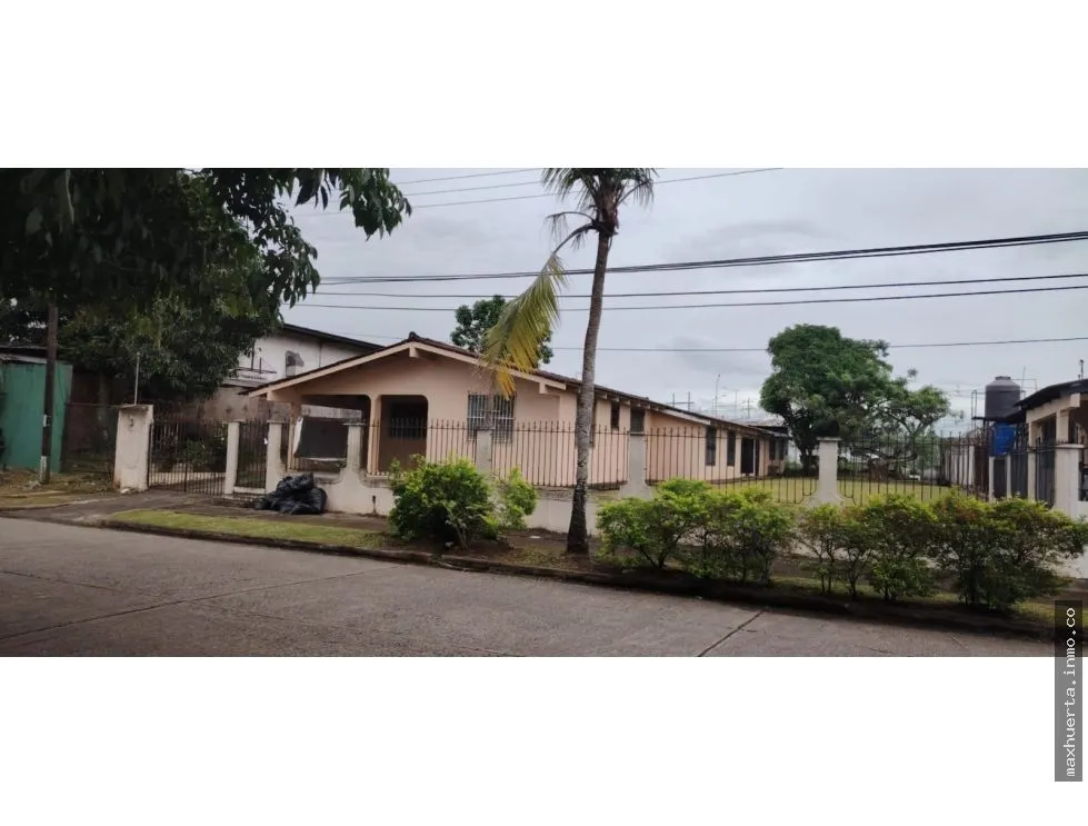 SE VENDE CASA EN ALTOS DE VACAMONTE