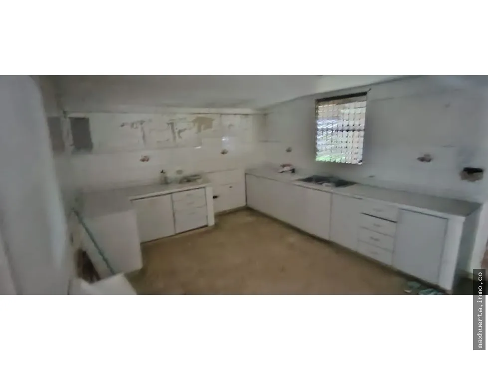 SE VENDE CASA EN ALTOS DE VACAMONTE