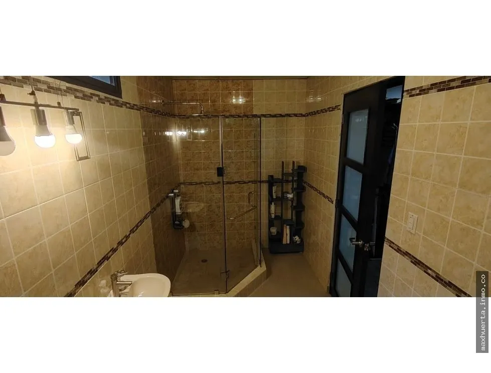 se vende hermosa casa EN REMATE  vista alegre arraijan
